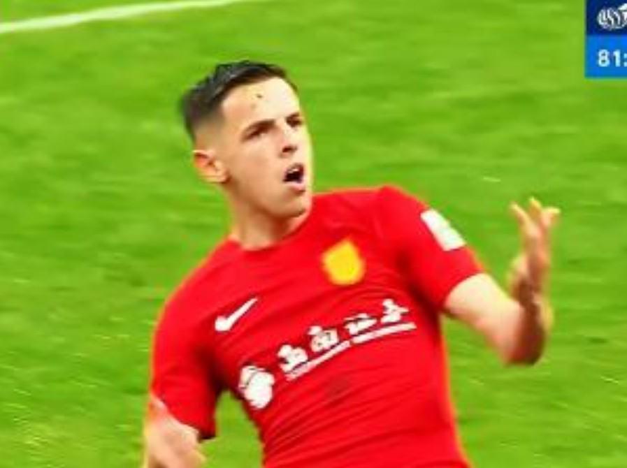 bob半岛体育官方网站-肯帕努：龙兴足球场很棒，就像欧冠和欧联杯那种大型球场一样