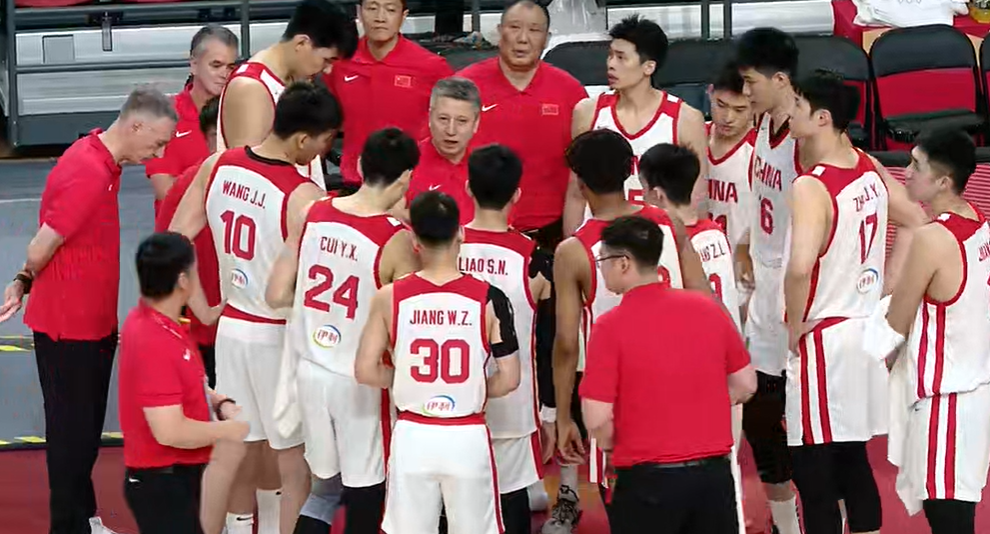 bob半岛体育-杨瀚森缺席，中国男篮翻盘！球员评分出炉：5人获高分，3人不及格